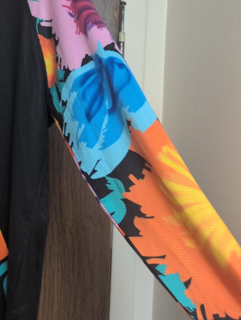 VB Rags Long Sleeve With Hood - Picture 5 of 7